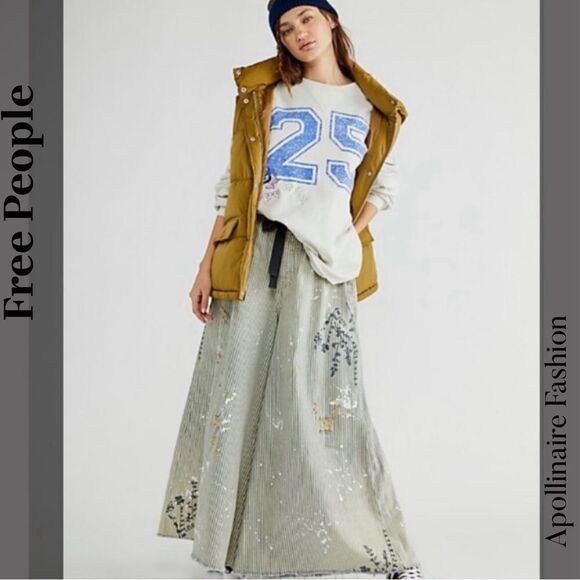 FREE PEOPLE FOOTBALL THEME CREW NECK SWEATSHIRT IVORY BLUE SIZE SMALL - Picture 1 of 6